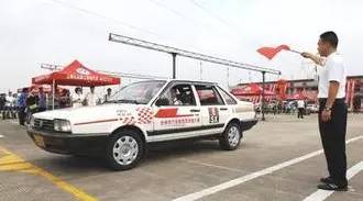 汽車陪練老師：今天起，我再也不想騙人了！